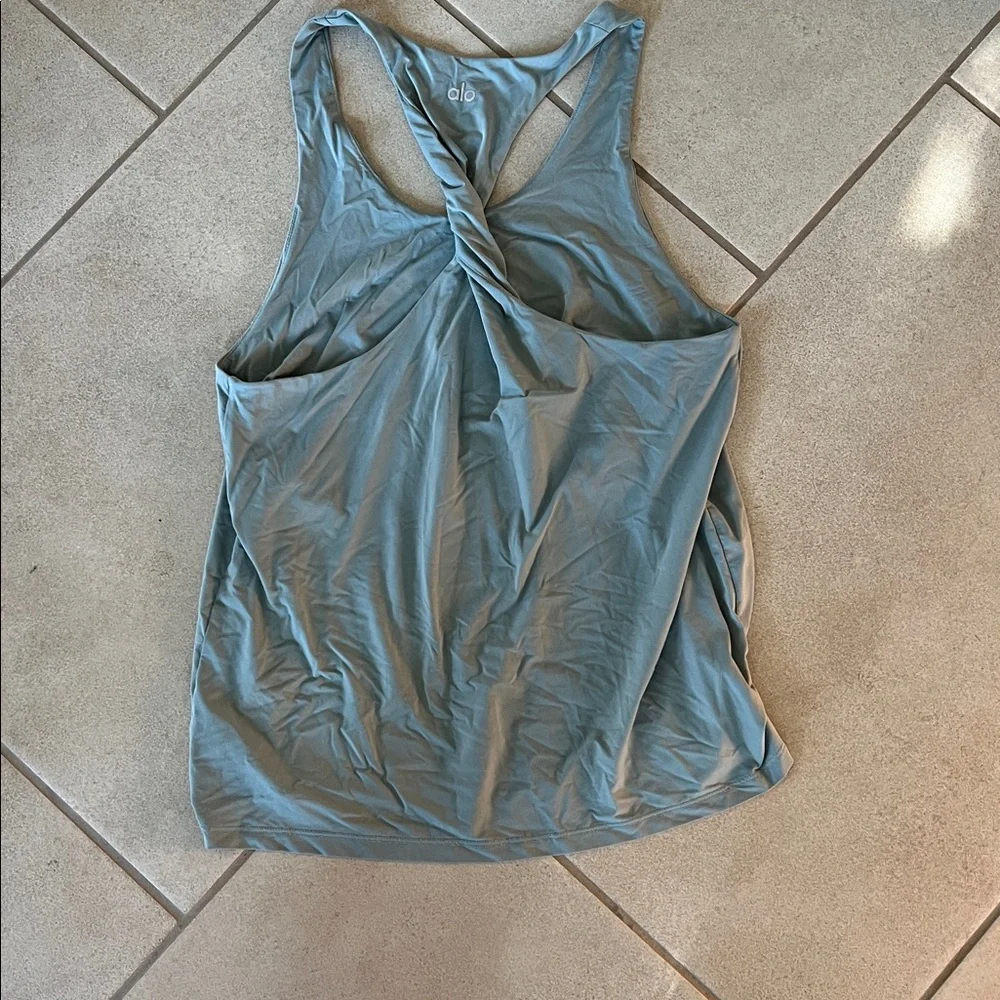 Alo don’t get it twisted tank in limestone green medium